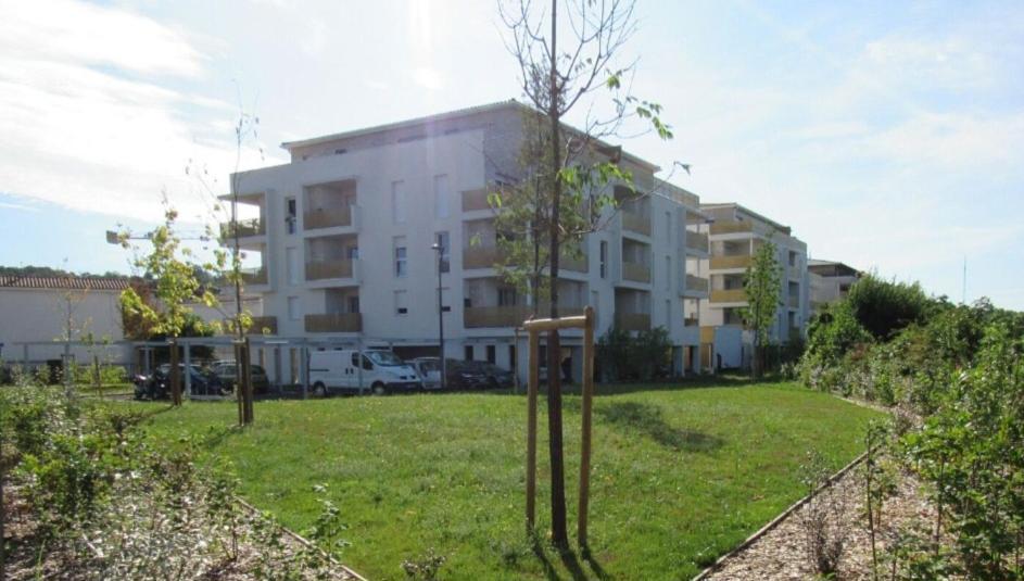 Appartement A Floirac Avec 2 Chambres, Un Parking Prive, Une Terrasse, A 5 Minutes En Voiture De L'Arkea Arena De Bordeaux Exteriér fotografie