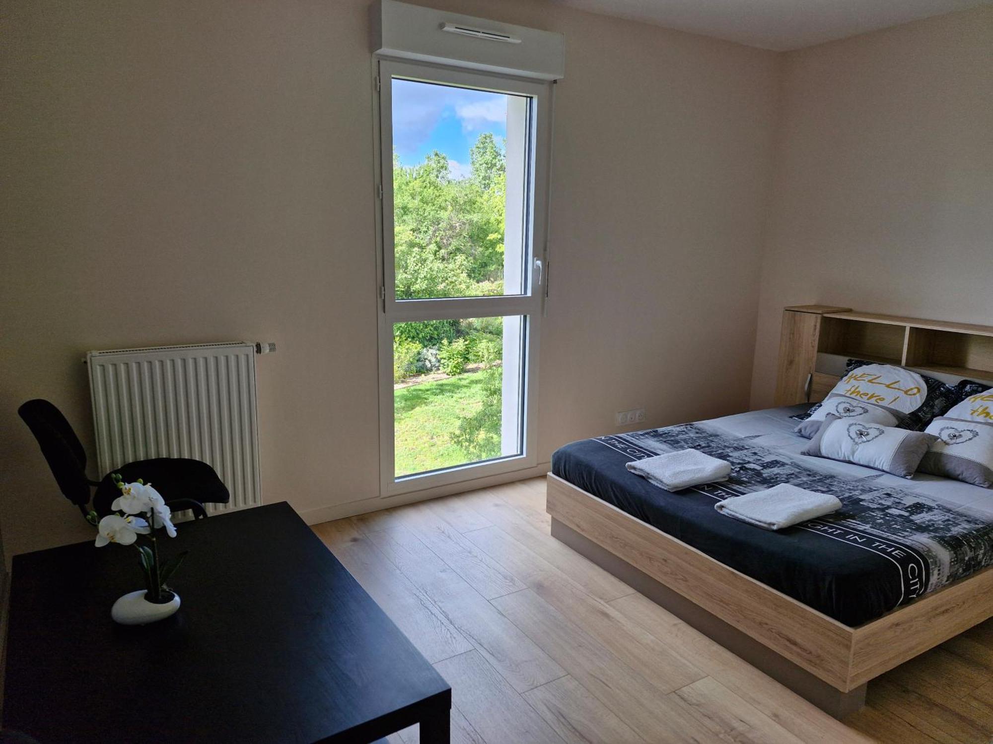 Appartement A Floirac Avec 2 Chambres, Un Parking Prive, Une Terrasse, A 5 Minutes En Voiture De L'Arkea Arena De Bordeaux Exteriér fotografie